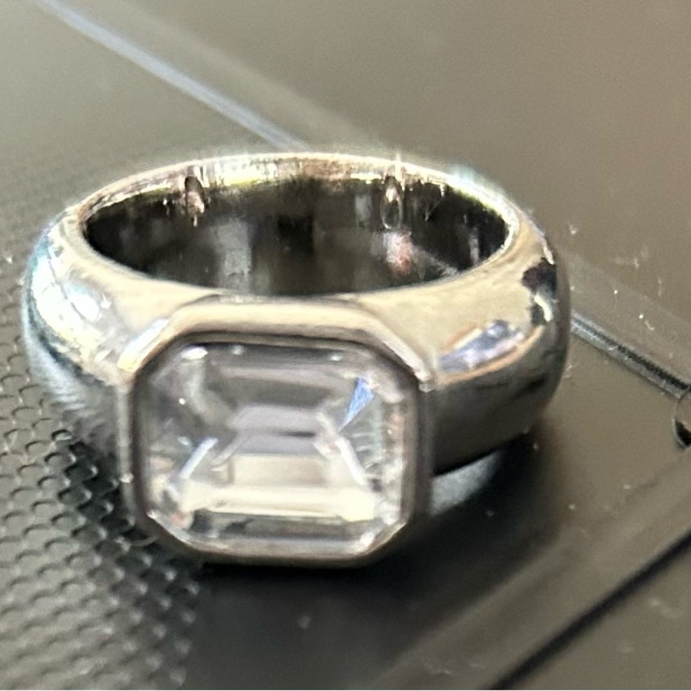 Silver tone statement ring 🔥3 for $20!